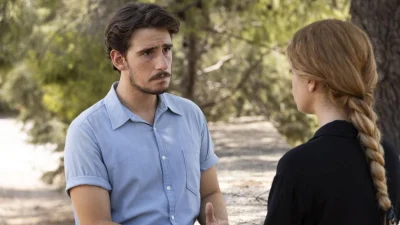 Το προξενιό της Ιουλίας (13/3): «Ρε παιδιά ένα γιατρό» - Τον μαχαιρώνει στην ταβέρνα και ψυχορραγεί