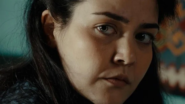 Ψυχοκόρες: Βάφει τα χέρια της με αίμα - Τον σπρώχνει επίτηδες από το άλογο και πεθαίνει ακαριαία