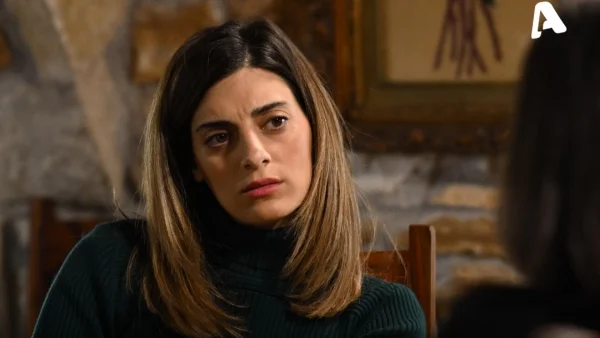 Σασμός: «Τσούζει, φύσα το» - Η Αργυρώ πιάνει στα πράσα Αστέρη και Σάντρα!