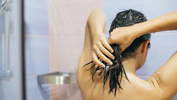 Αυτό το σαμπουάν φαρμακείου - κοστίζει κάτω από 20 ευρώ- μεταμορφώνει τα λεπτά μαλλιά & τους δίνει άμεσα ζωντάνια & όγκο!