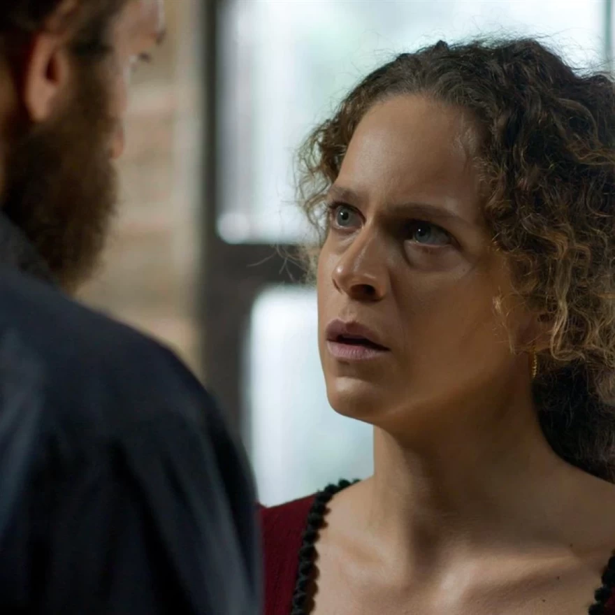 Η Μάγισσα: Ανατροπή! Δεν πεθαίνει η Θεοφανώ - Αυτό είναι το λυτρωτικό της τέλος στην σειρά