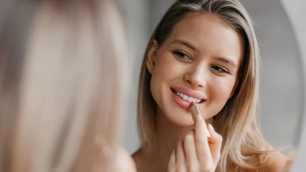 Μοιάζει ακριβό αλλά δεν είναι! Αυτό το κραγιόν – που κοστίζει κάτω από 14 ευρώ- συγκεντρώνει τις καλύτερες κριτικές στην κατηγορία του!