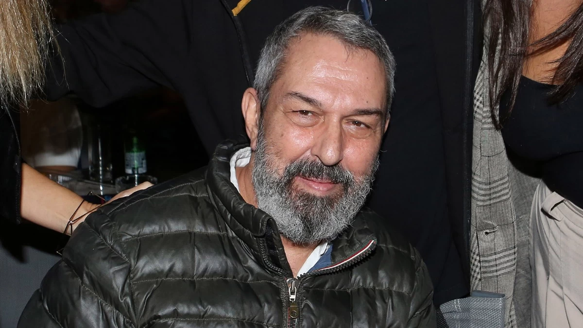 Χρήστος Χατζηπαναγιώτης: Εξελίξεις με την παράσταση που έπαιζε - Η ανακοίνωση μετά την περιπέτεια υγείας του