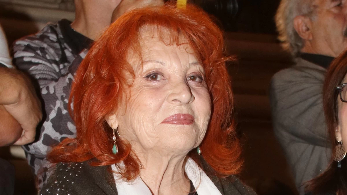 Χρυσούλα Διαβάτη: Σπάνια τους βλέπουμε μαζί - Η έξοδος του συζύγου της, Νικήτα Τσακίρογλου, με την κόρη τους, Λήδα