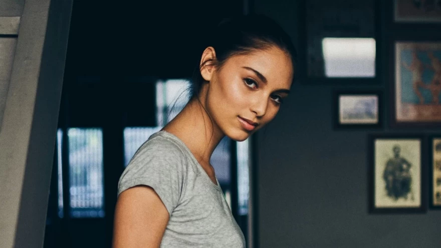 γυναίκα προφίλ