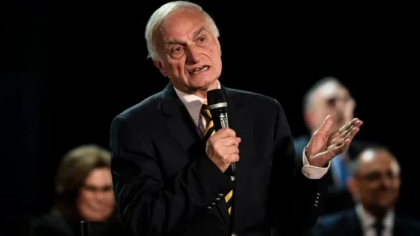 Μανώλης Μαυρομμάτης