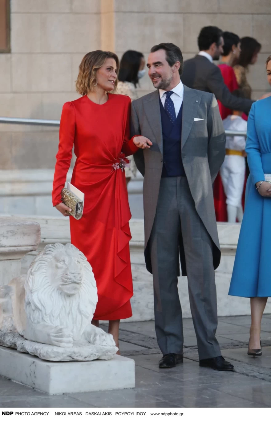 Τατιάνα Μπλάτνικ με κόκκινο φόρεμα