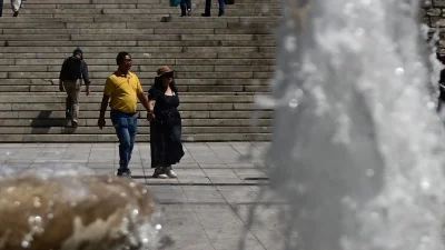 Καιρός 16/4: Βροχές και μεμονωμένες καταιγίδες σήμερα - Πέφτει η θερμοκρασία