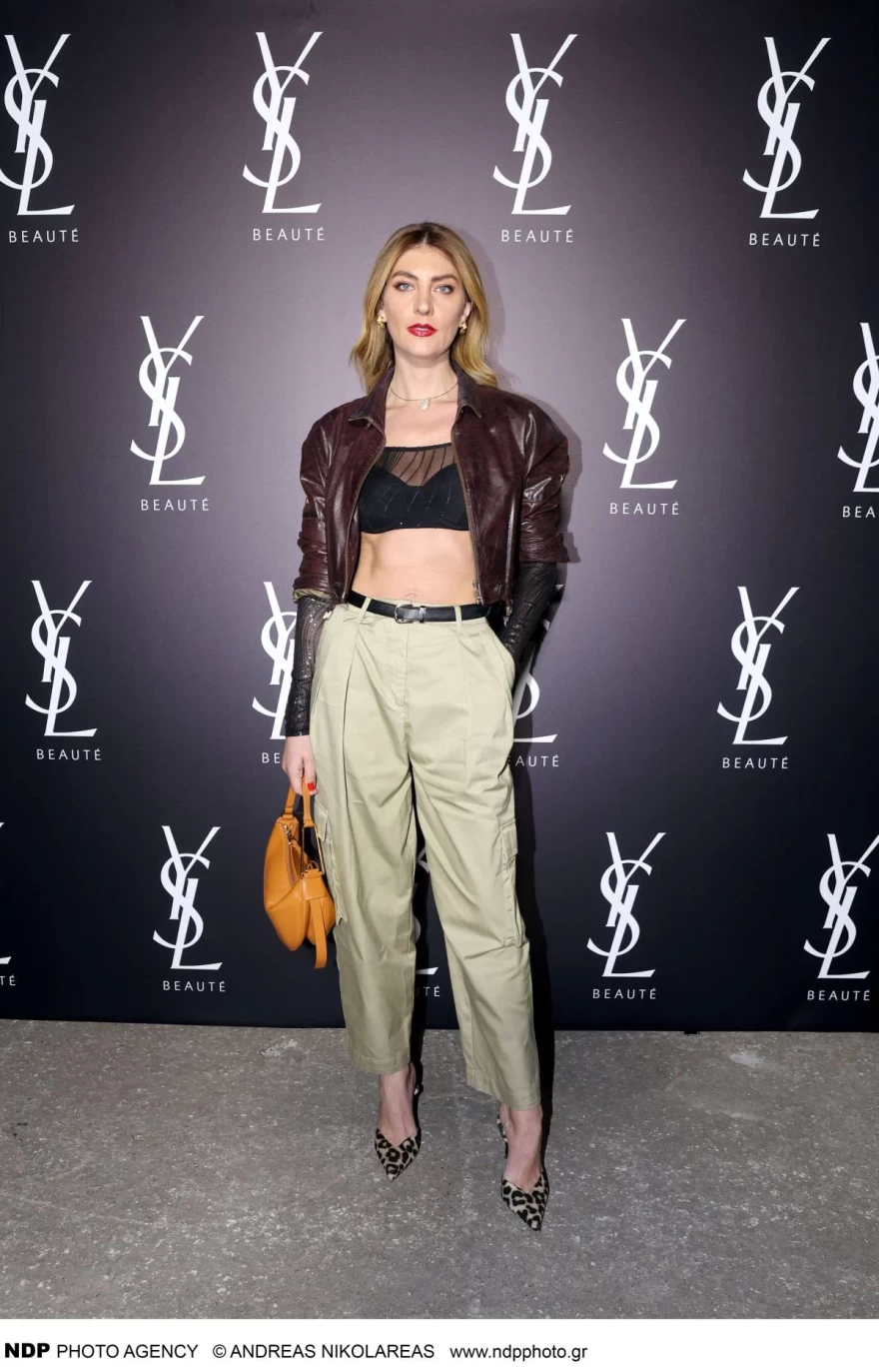 υβόννη ντόστα