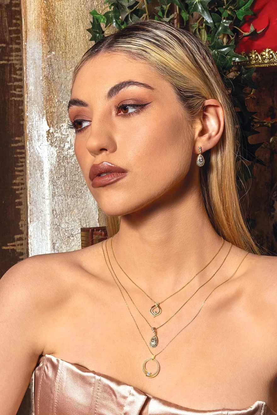 Best of Jewels: Τα ωραιότερα κοσμήματα της άνοιξης σε μια εντυπωσιακή φωτογράφιση για να διαλέξεις αυτά που ταιριάζουν στο στυλ σου