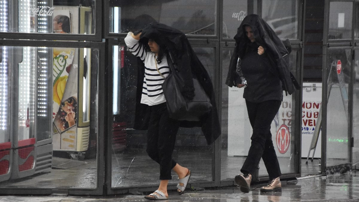 Καιρός (19/4): Θα πέσουν μέχρι και χιόνια - Καταιγίδες και χαμηλές θερμοκρασίες σύμφωνα με την ΕΜΥ