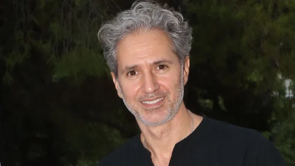 Δημήτρης Κόκοτας: «Υπάρχουν δύο θετικές εξελίξεις» - Οι πρώτες του αντιδράσεις μετά από ένα μήνα νοσηλείας στη ΜΕΘ