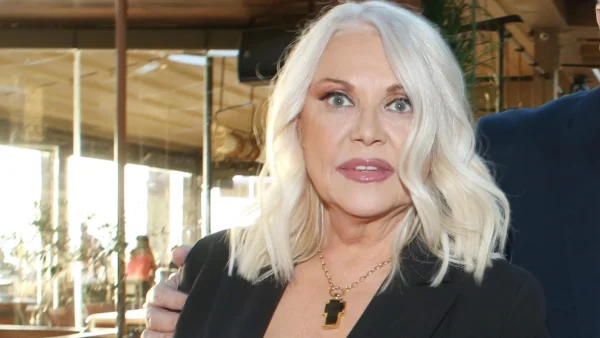 Ρούλα Κορομηλά: «Έφυγες και αδυνατώ να σε αποχαιρετήσω...» - Πένθος για την παρουσιάστρια