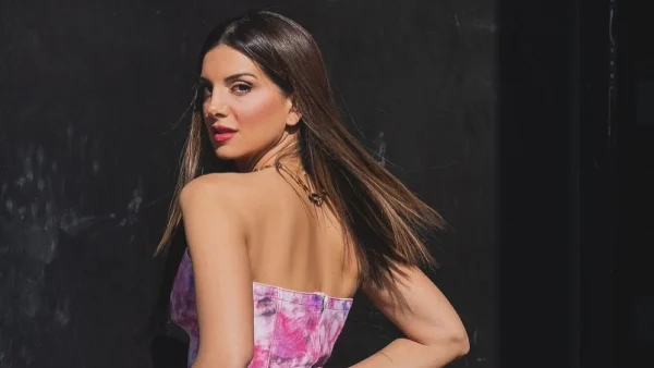 3 φορές που η Σταματίνα Τσιμτσιλή φόρεσε μάξι φούστα και τη ζηλέψαμε