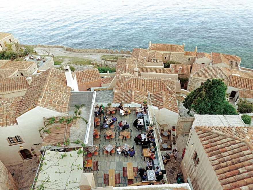 μονεμβασιά ενετικό καφέ