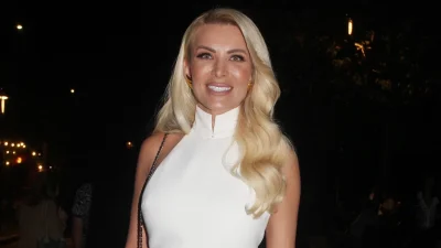 Κατερίνα Καινούργιου: Με μπλε μάτια, καστανά μαλλιά και τρία μόνο δόντια - Η σπάνια φωτογραφία από την παιδική της ηλικία