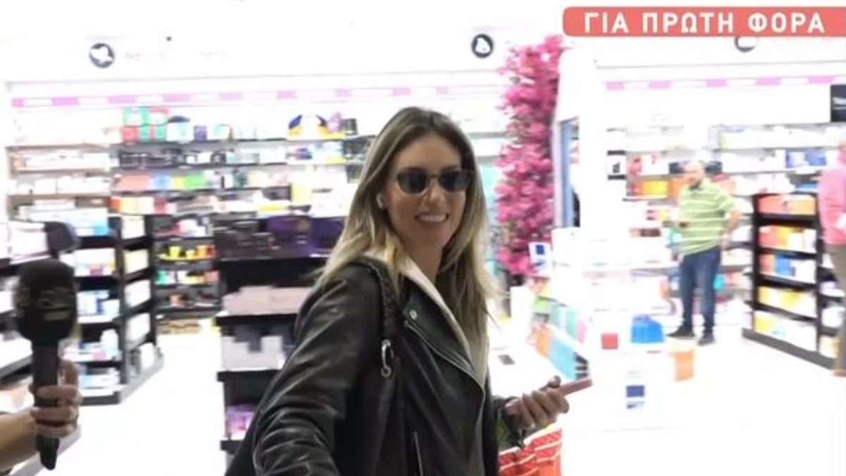 Αθηνά Οικονομάκου: Δεν απέφυγε τις κάμερες - Οι πρώτες δηλώσεις μετά την ανακοίνωση του διαζυγίου της με τον Μιχόπουλο