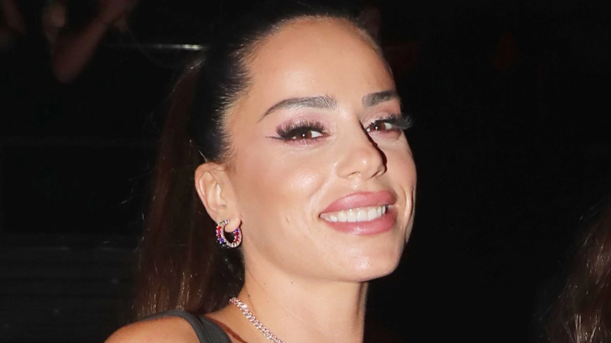 Τράκαρε με ράπερ η Μαρία Αντωνά - Το αυτοκίνητό της έπεσε πάνω σε καφετέρια (Φωτογραφία)