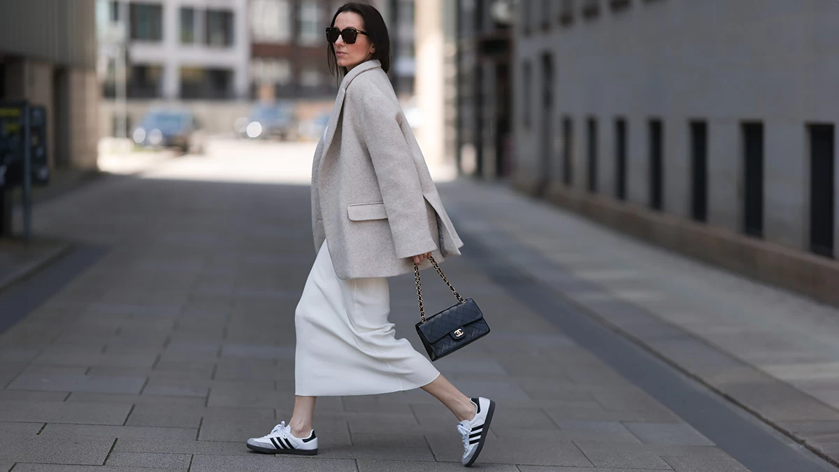 Adidas Samba: 5 συνδυασμοί για να φορέσεις το πιο hot αθλητικό της άνοιξης