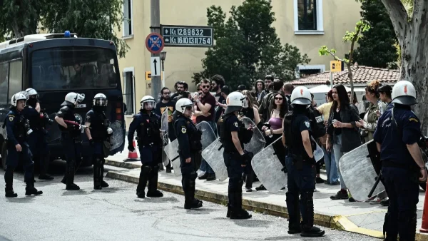 Άγιοι Ανάργυροι: Η Υποδιοικήτρια του αστυνομικού τμήματος θα έπρεπε να έχει αποστρατευτεί