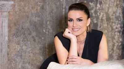 Άννα Δρούζα - Όσα (δε) λέμε: Επιστρέφει στην τηλεόραση μετά από 9 χρόνια, με καλεσμένο τον Στέφανο Κασσελάκη