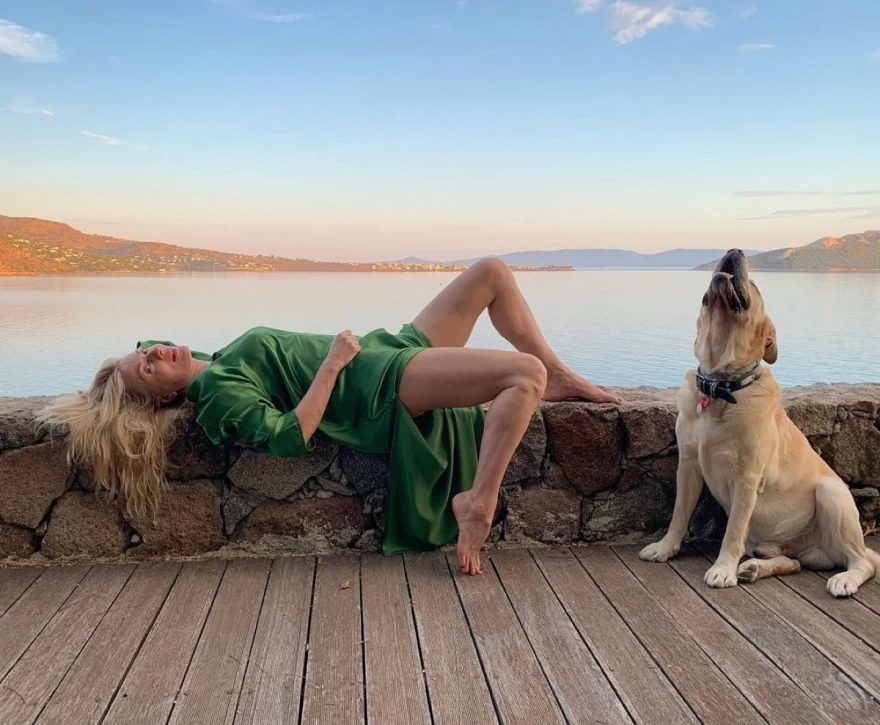 Η Σμαράγδα Καρύδη στην Αίγινα