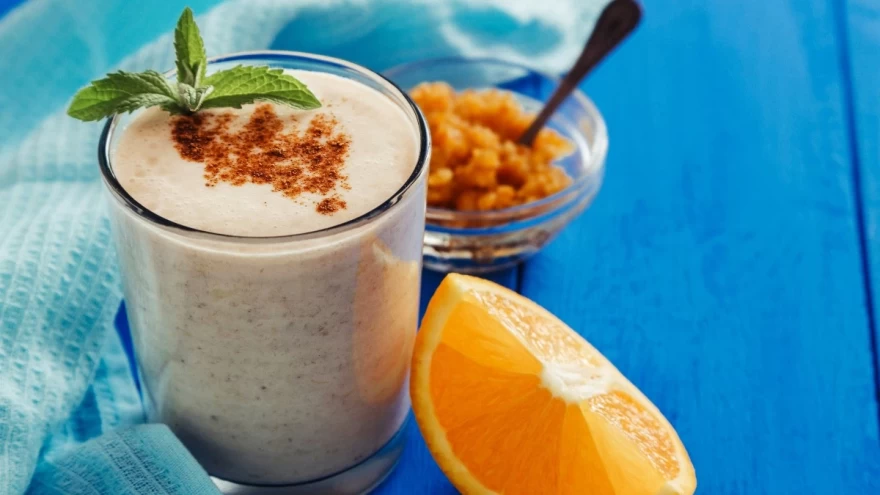 ποτήρι με ρόφημα Οatzempic 