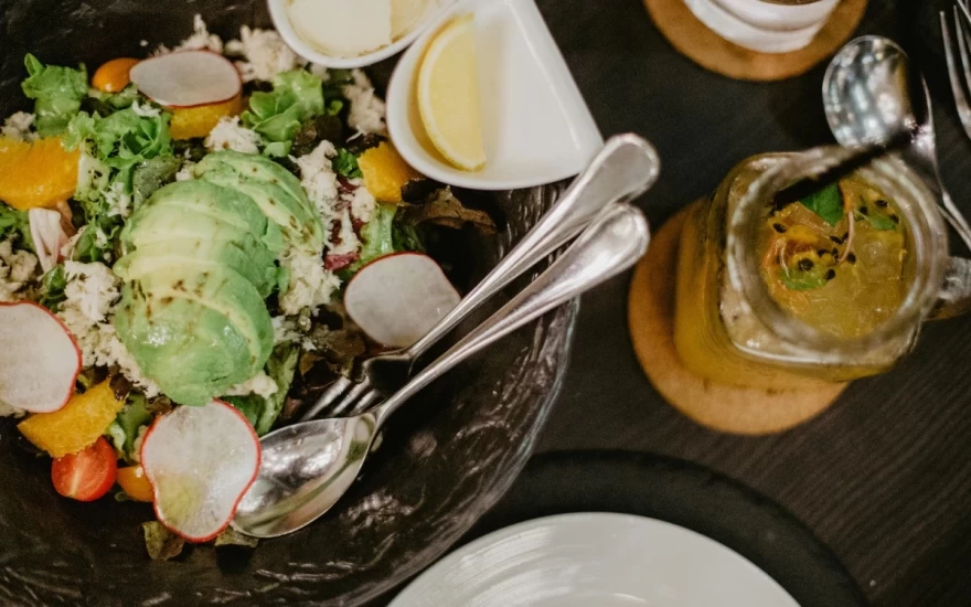 σαλάτα με αβοκάντο