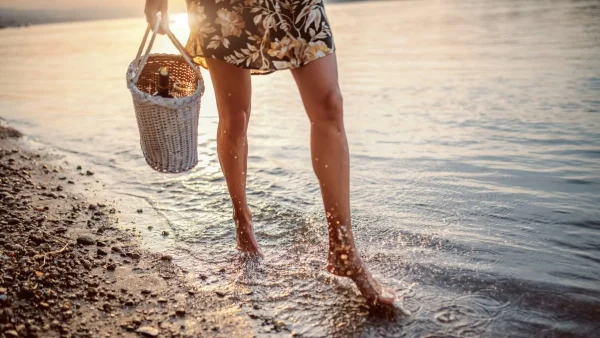 Φροντίδα ποδιών πριν το καλοκαίρι: Έτσι θα τα περιποιηθείς σωστά για να φορέσεις τα αγαπημένα σου σανδάλια!