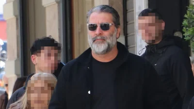 Βασίλης Μπισμπίκης: Ανανεωμένος και πολύ πιο αδύνατος μετά την περιπέτεια υγείας του - Η μοναχική του βόλτα