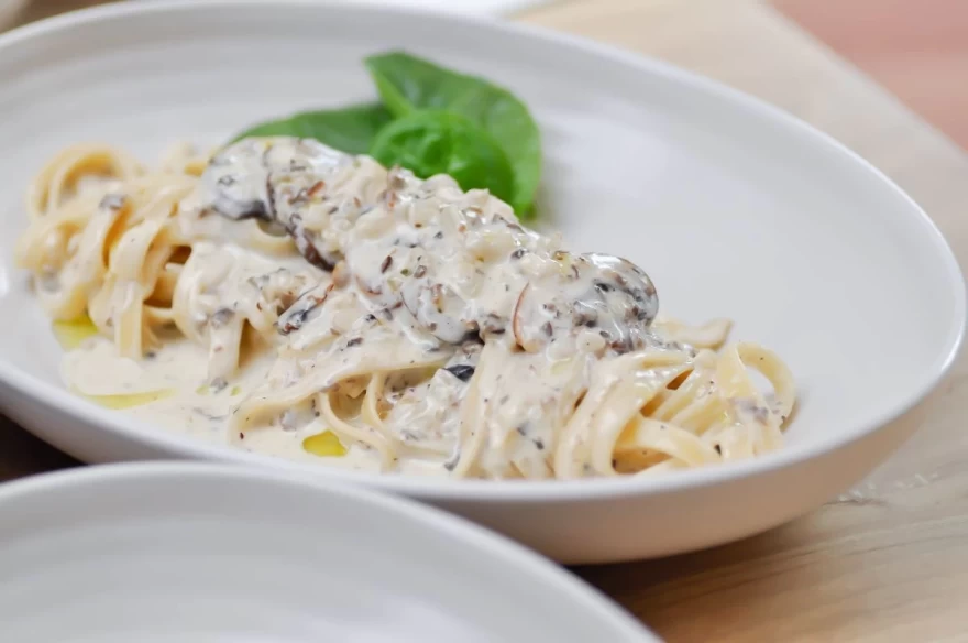 Αυτή είναι η πιο θεϊκή συνταγή για νηστίσιμη καρμπονάρα - Θα νομίζεις πως τρως την κλασική αλλά...