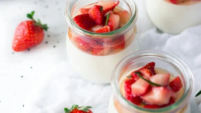 Cheesecake στο ποτήρι χωρίς καθόλου ζάχαρη: Με παξιμάδια αντί για μπισκότο - Έτοιμο σε 10 λεπτά