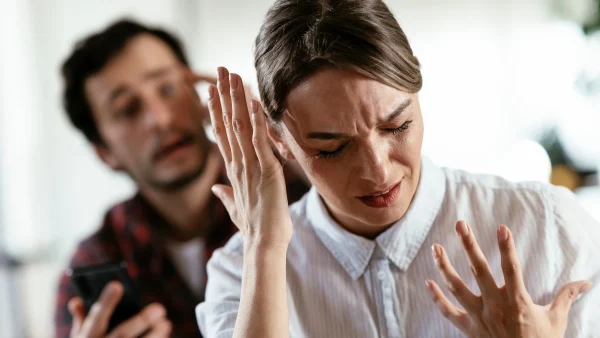 Δεν σου βγαίνει το budget για να πας διακοπές το Πάσχα & στεναχωριέσαι; Δες τι λέει ο ψυχολόγος