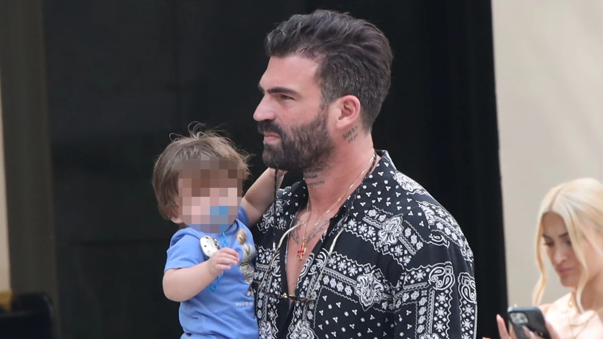 Δημήτρης Αλεξάνδρου: Παιχνίδια στο τζακούζι με τον Πάρη - Μπαμπάς και γιος στο πολυτελές roof garden του σπιτιού τους