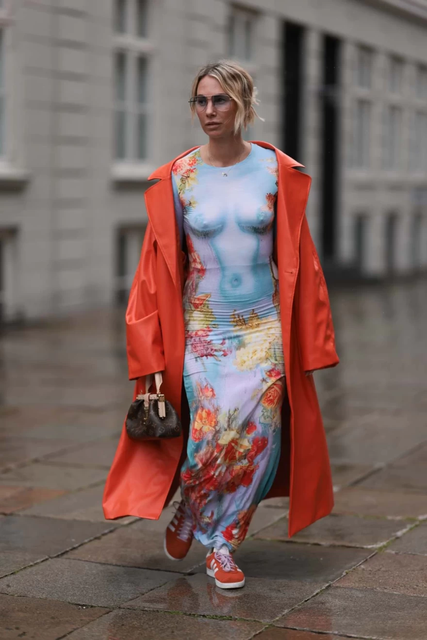 φόρεμα με αθλητικά adidas