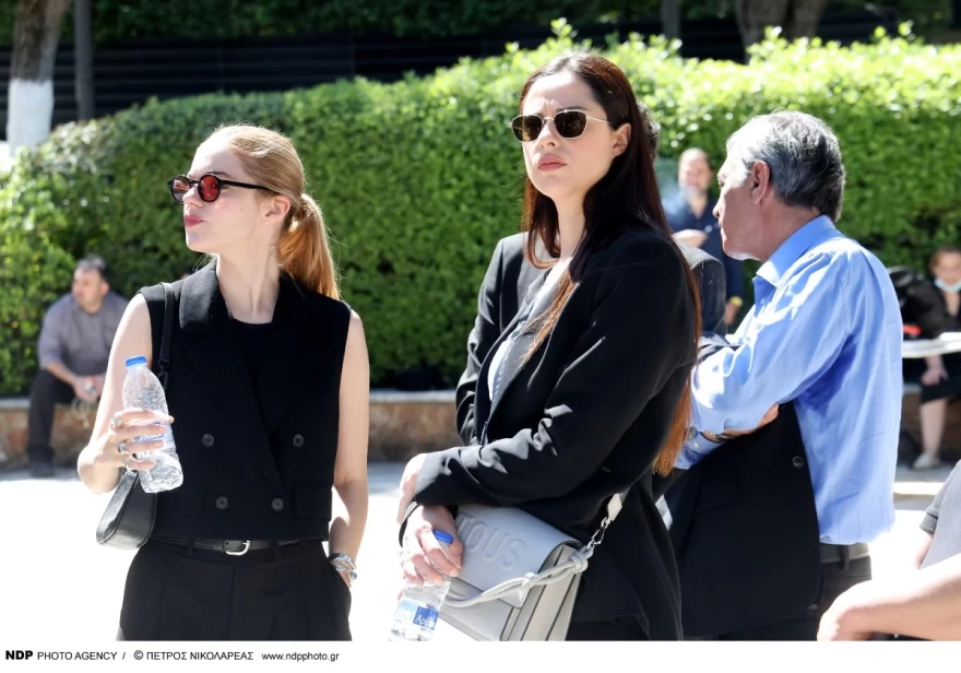 Κηδεία Γιώργου Καραγιάννη Νατάσα Εξηνταβελώνη Ευαγγελία Συριοπούλου 