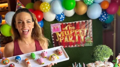 Κατερίνα Στικούδη: Έπαιζε με τα χεράκια του μικρού Νικόλα - Το τρυφερό βίντεο με τον λίγων μηνών γιο της