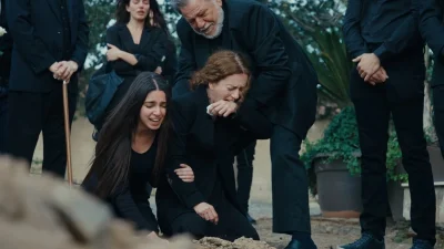 Η Γη της Eλιάς – «Ράγισαν καρδιές» στην κηδεία του Φίλιππου: Τραγικές φιγούρες Χάιδω και Βασιλική