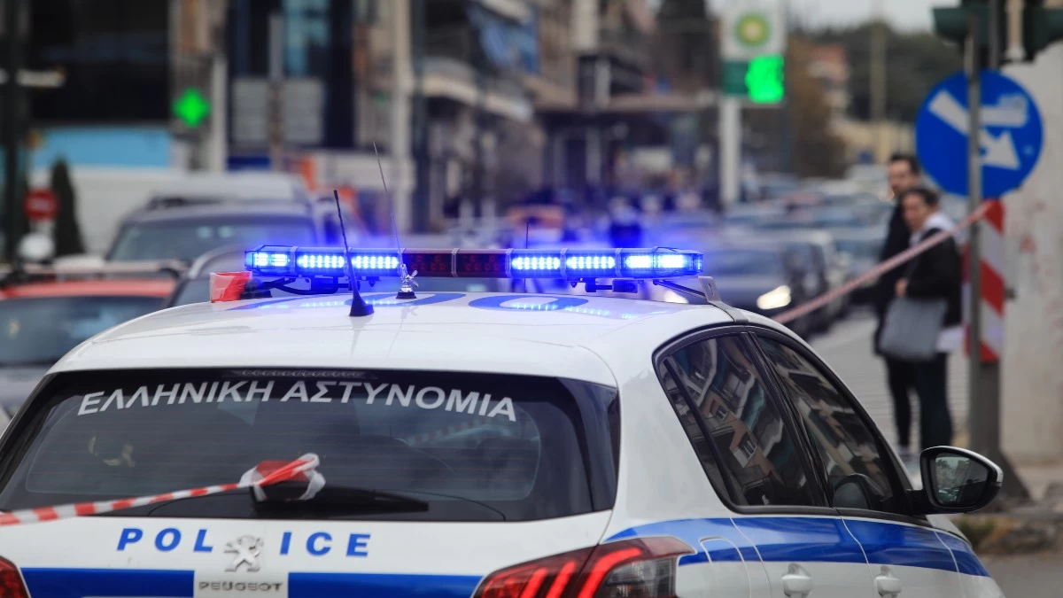 Γυναικοκτονία στους Αγίους Αναργύρους: 42χρονος μαχαίρωσε την κοπέλα του 50 μέτρα από το αστυνομικό τμήμα στο οποίο πήγε για να τον καταγγείλει