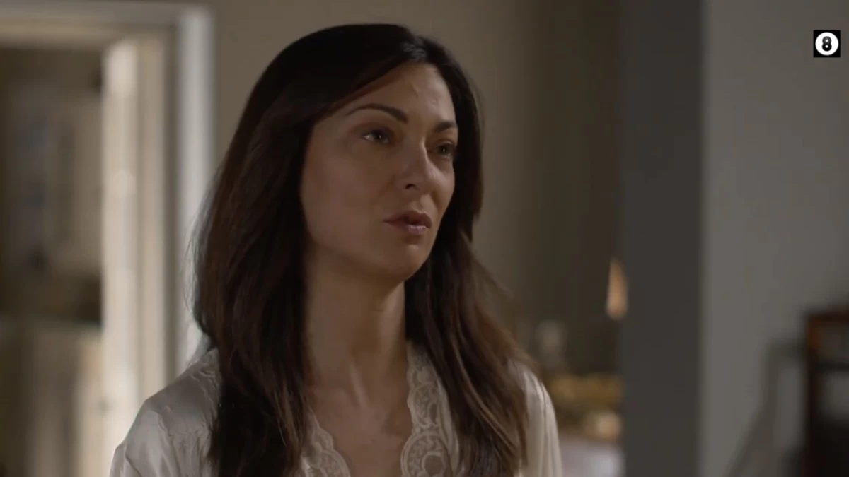 Ηλέκτρα 8/4: «Δέξου το διαζύγιο, σε εκλιπαρώ» - Η Ηλέκτρα ''πέφτει'' στα πόδια του Σωτήρη