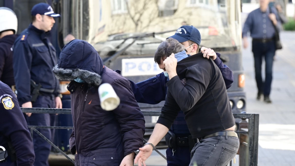 Κολωνός: Ισόβια στον Ηλία Μίχο για τον βιασμό της 12χρονης - Η ποινή στη μητέρα και τους αποκαλούμενους πελάτες