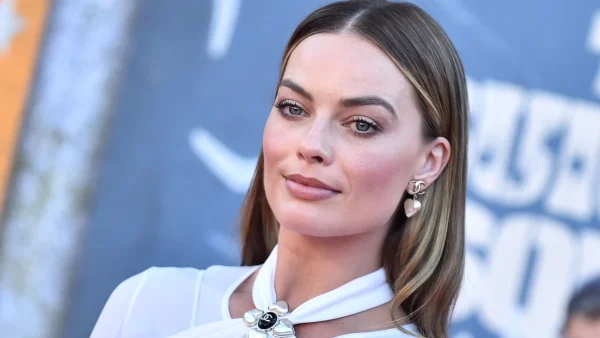 Margot Robbie: Έκανε το καρέ που κάνει θραύση αυτή την άνοιξη - Ταιριάζει σε κάθε πρόσωπο & είναι ιδανικό για γυναίκες 40+