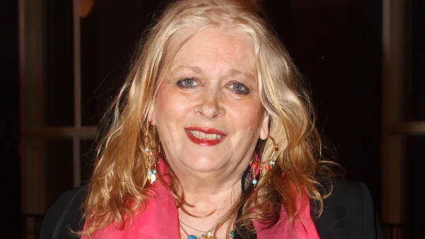 Νόρα Βαλσάμη: Η τραγωδία που ζει με το γιο της - Η απομόνωση στην Σύρο κα τα κινητικά προβλήματα