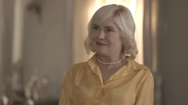 Ο παράδεισος των κυριών (1/4): «Ήρθα να κάνω μια καταγγελία! Η Βικτώρια Καρτεζίνη σκότωσε τη γυναίκα μου» - Βαρύς θρήνος