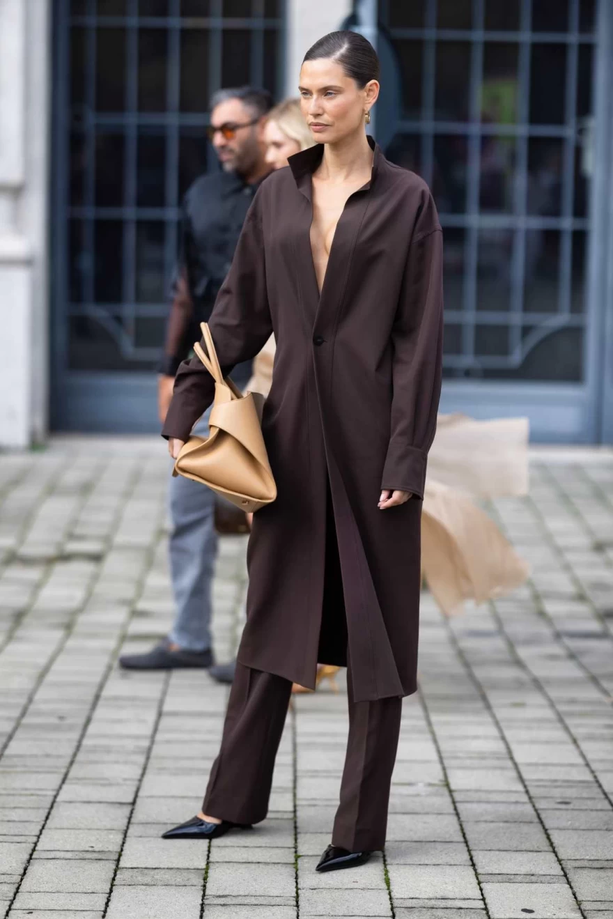 καφέ φόρεμα