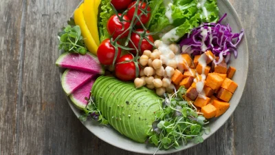 Δίαιτα με ωμές τροφές: Είναι καλό για την υγεία να ακολουθείς την ωμοφαγική διατροφή;