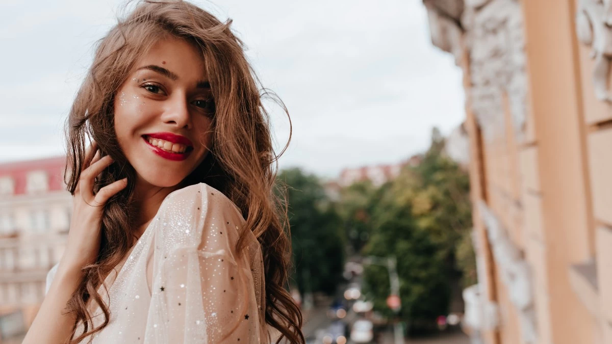 5 beauty hacks για να επαναφέρεις τη χαμένη λάμψη στα μαλλιά σου!