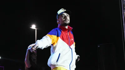 Sin Boy: Ξαπλωμένος σε φέρετρο με τα χέρια στο στήθος μετά την άγρια επίθεση - «Τι άλλο να πάθω για να με κάνετε viral;»