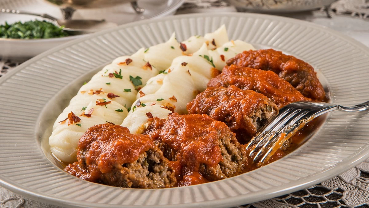 Από τα βάθη της Πόλης: Αυτή είναι η αυθεντική συνταγή για πολίτικα σουτζουκάκια