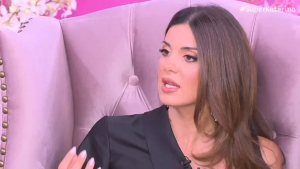 Σταματίνα Τσιμτσιλή: «Ο Θέμης περνάει μια φάση τα τελευταία χρόνια που...» - Η προσωπική αποκάλυψη για τον επί 13 χρόνια σύζυγό της